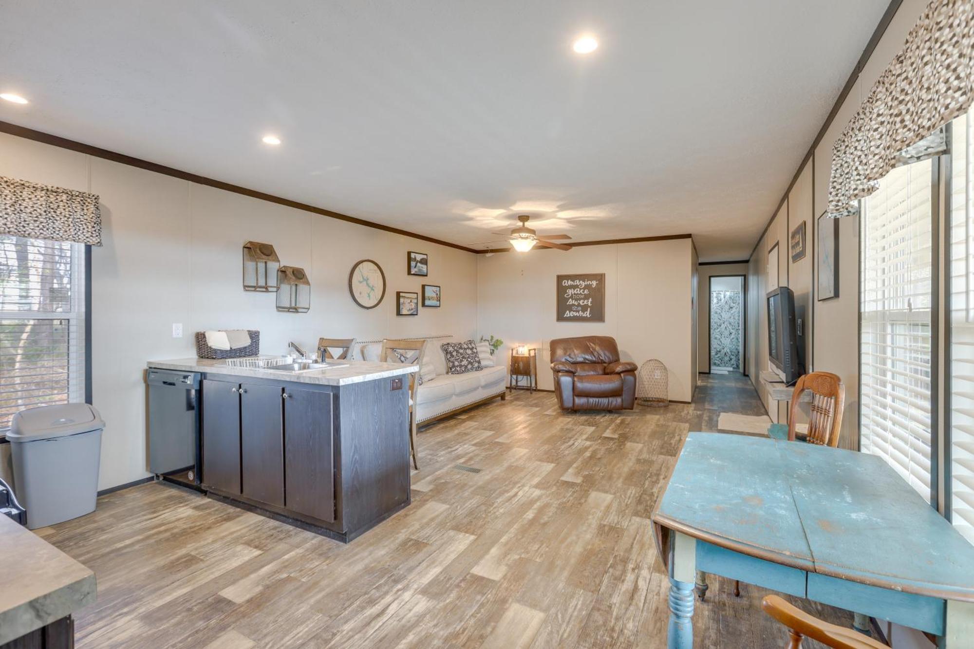 Lakefront Wetumpka Escape With Furnished Deck! Ngoại thất bức ảnh
